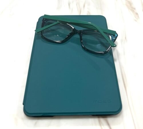 Amazon Kindle Paperwhite 16GB (newest model) ?C Our fastest Kindle ever. with new 7 glare-free display. and weeks of battery life ?C Without lockscreen ads ?C Black photo review