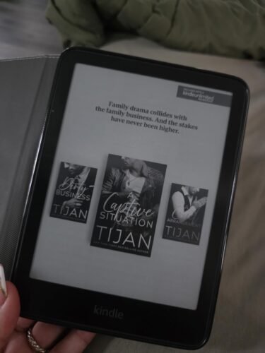 Amazon Kindle Paperwhite 16GB (newest model) ?C Our fastest Kindle ever. with new 7 glare-free display. and weeks of battery life ?C Without lockscreen ads ?C Black photo review