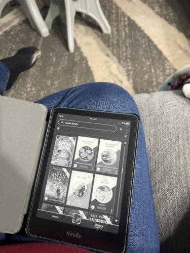 Amazon Kindle Paperwhite 16GB (newest model) ?C Our fastest Kindle ever. with new 7 glare-free display. and weeks of battery life ?C Without lockscreen ads ?C Black photo review