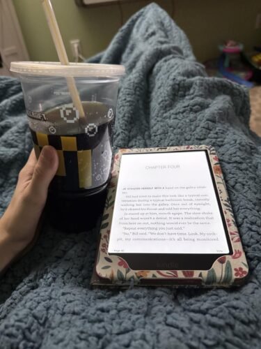Amazon Kindle Paperwhite 16GB (newest model) ?C Our fastest Kindle ever. with new 7 glare-free display. and weeks of battery life ?C Without lockscreen ads ?C Black photo review