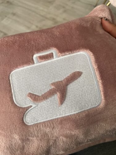 EverSnug Travel Blanket and Pillow - Ultra-Soft. Compact & Lightweight. 65x40 Inches. with Carry Case. Luggage Sleeve & Backpack Clip for Airplane Comfort (Black) photo review